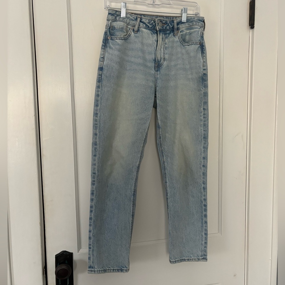 American Eagle High-Waisted Mom Jeans